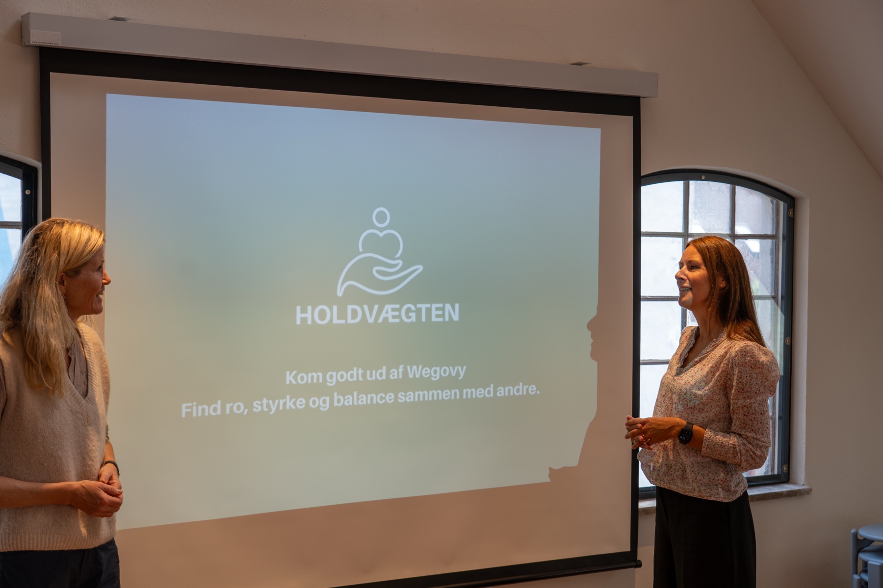 Malene og Christina underviser på et hold hos HoldVægten